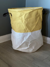 Laundry hamper